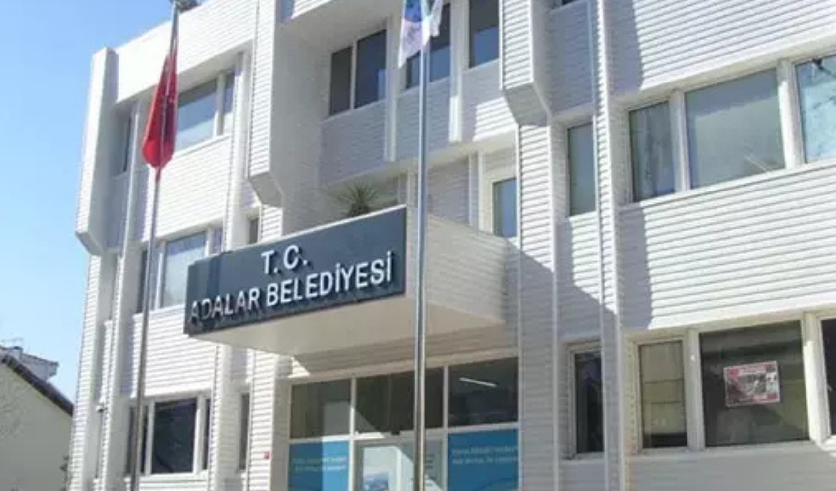 CHP'li bir belediyeye daha operasyon