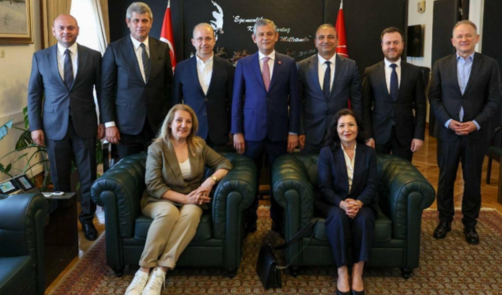 Özgür Özel’e, İBB CHP Grubu'ndan tam destek