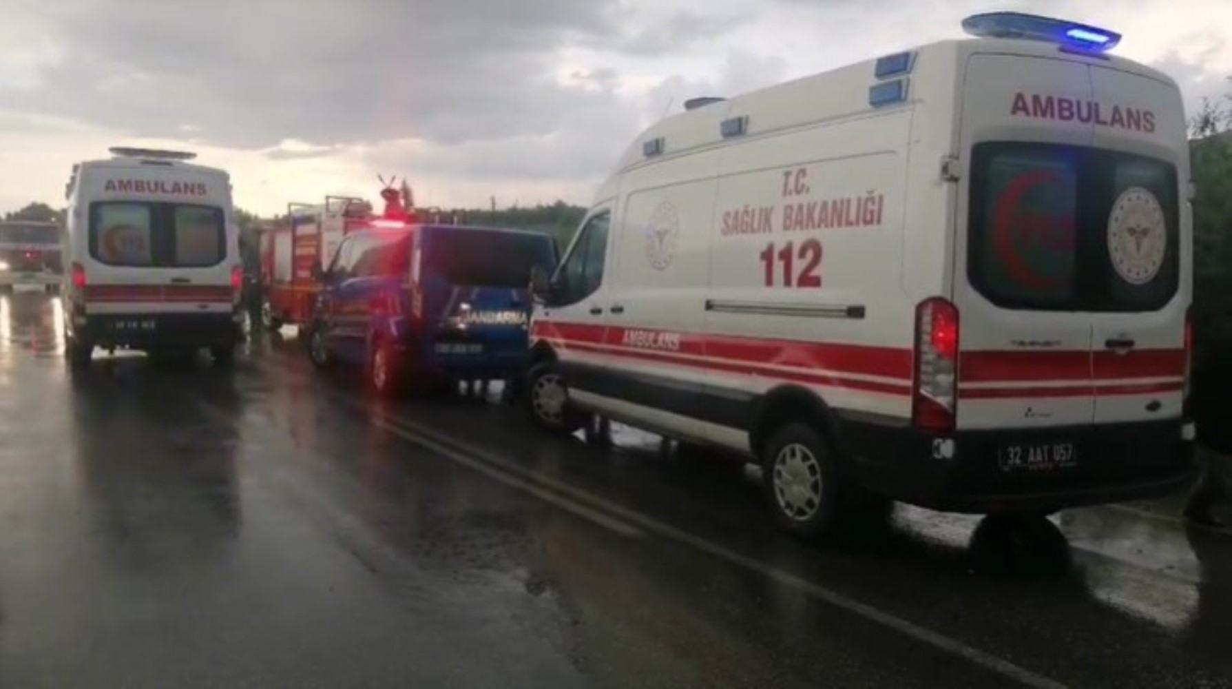 Isparta’da tur minibüsü şarampole yuvarlandı: 5 ölü, 25 yaralı