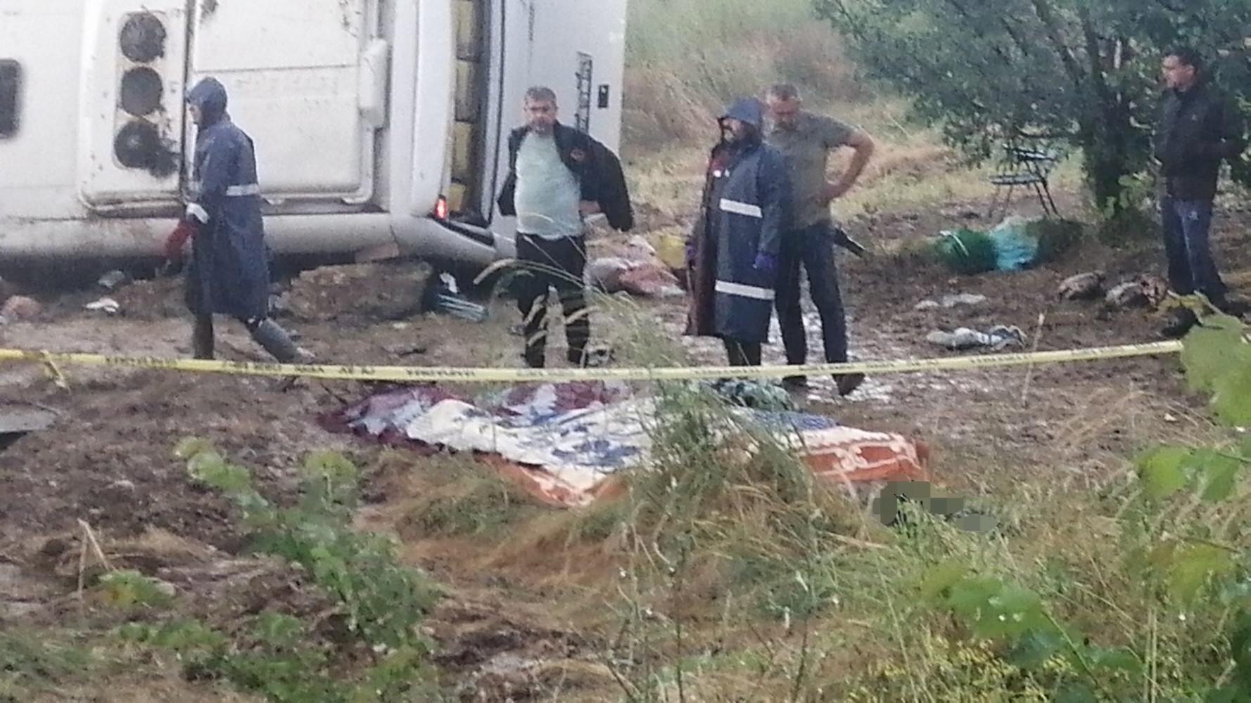 Isparta’da tur minibüsü şarampole yuvarlandı: 5 ölü, 25 yaralı