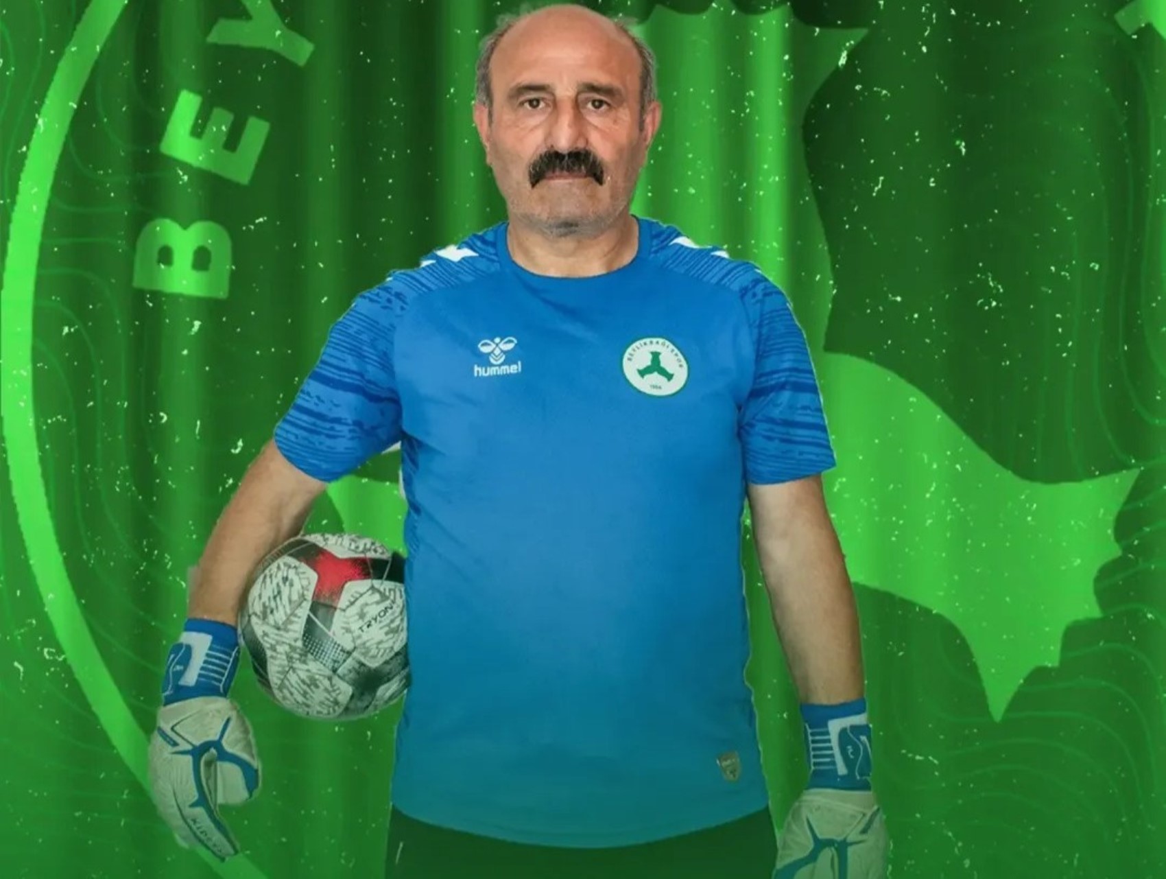 62 yaşındaki ismi kaleci transferi sandılar, sosyal medya karıştı