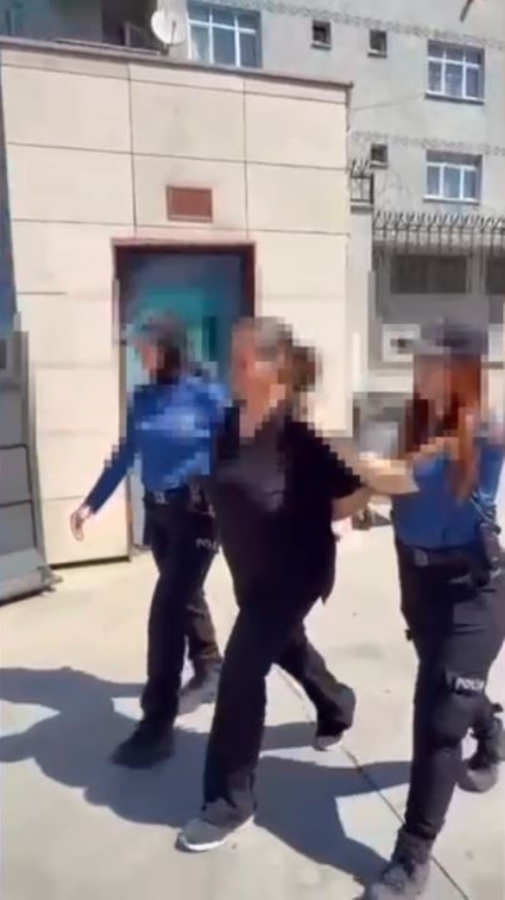 Kadın çalışan anaokulunda çocuklara şiddet uyguladı: Elindeki çubukla dövdü