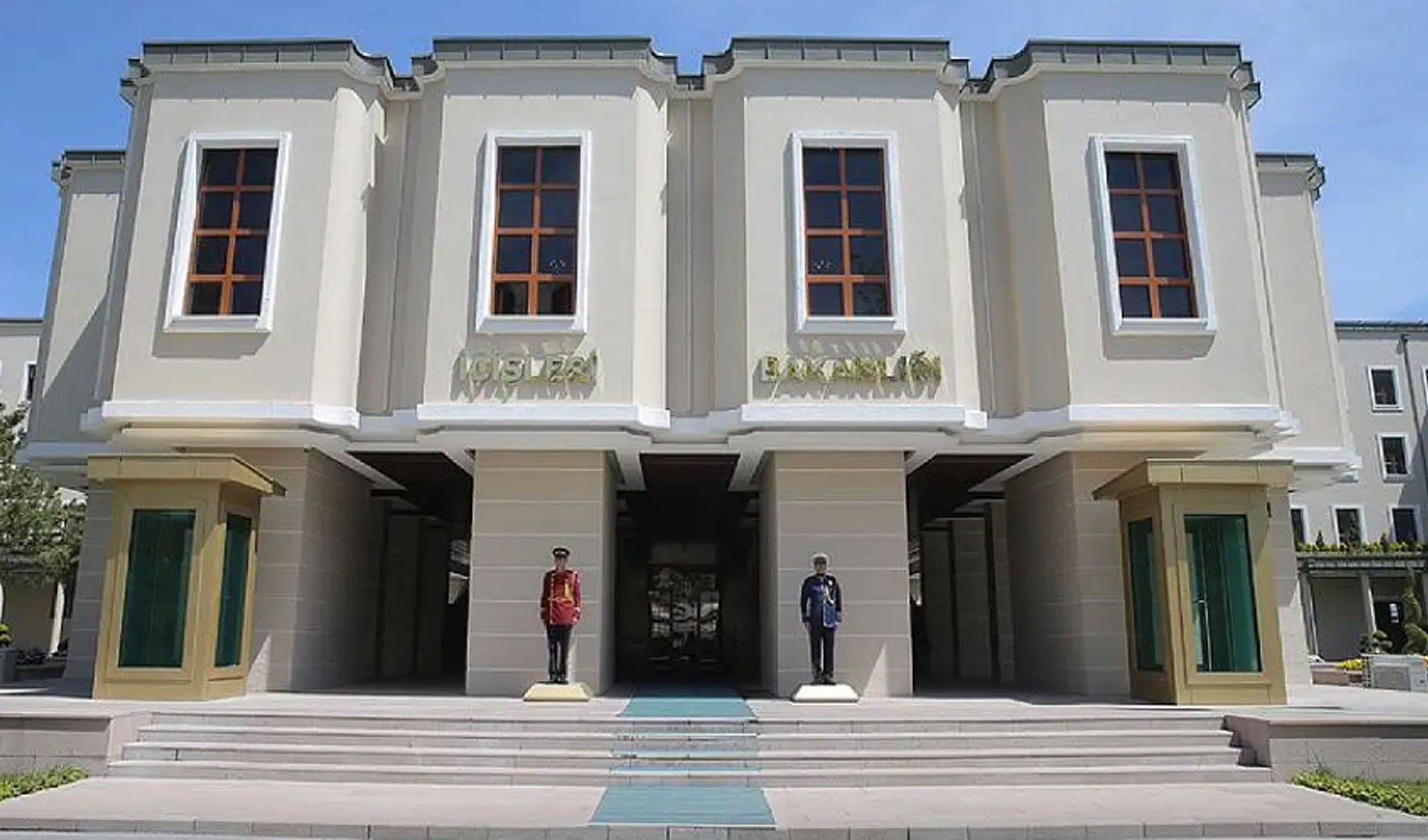 İki CHP'li Belediye Başkanı hakkında görevden uzaklaştırma kararı