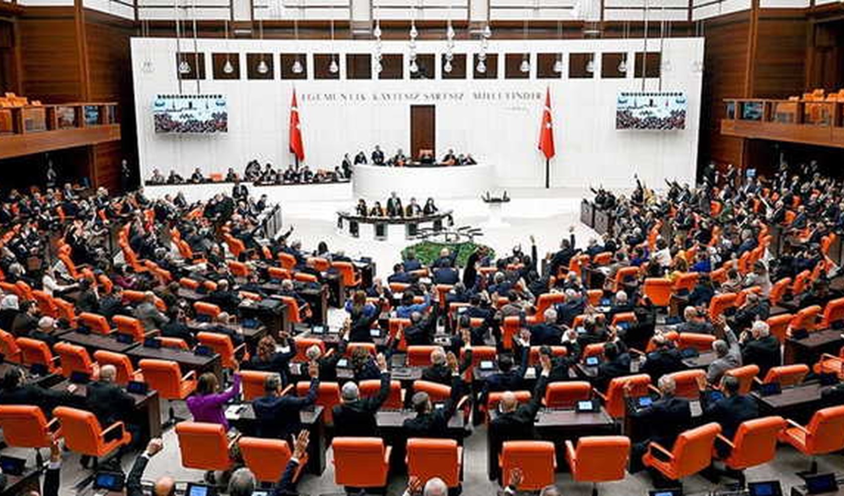 CHP'li Emir'den TBMM Genel Kurulu'nda asgari ücret teklifi