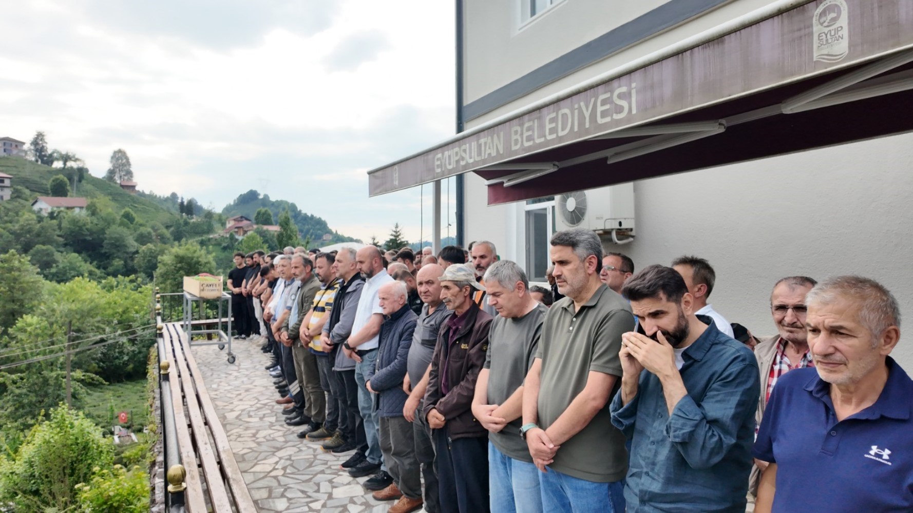 Rize'deki feci kazada hayatını kaybeden kadın toprağa verildi