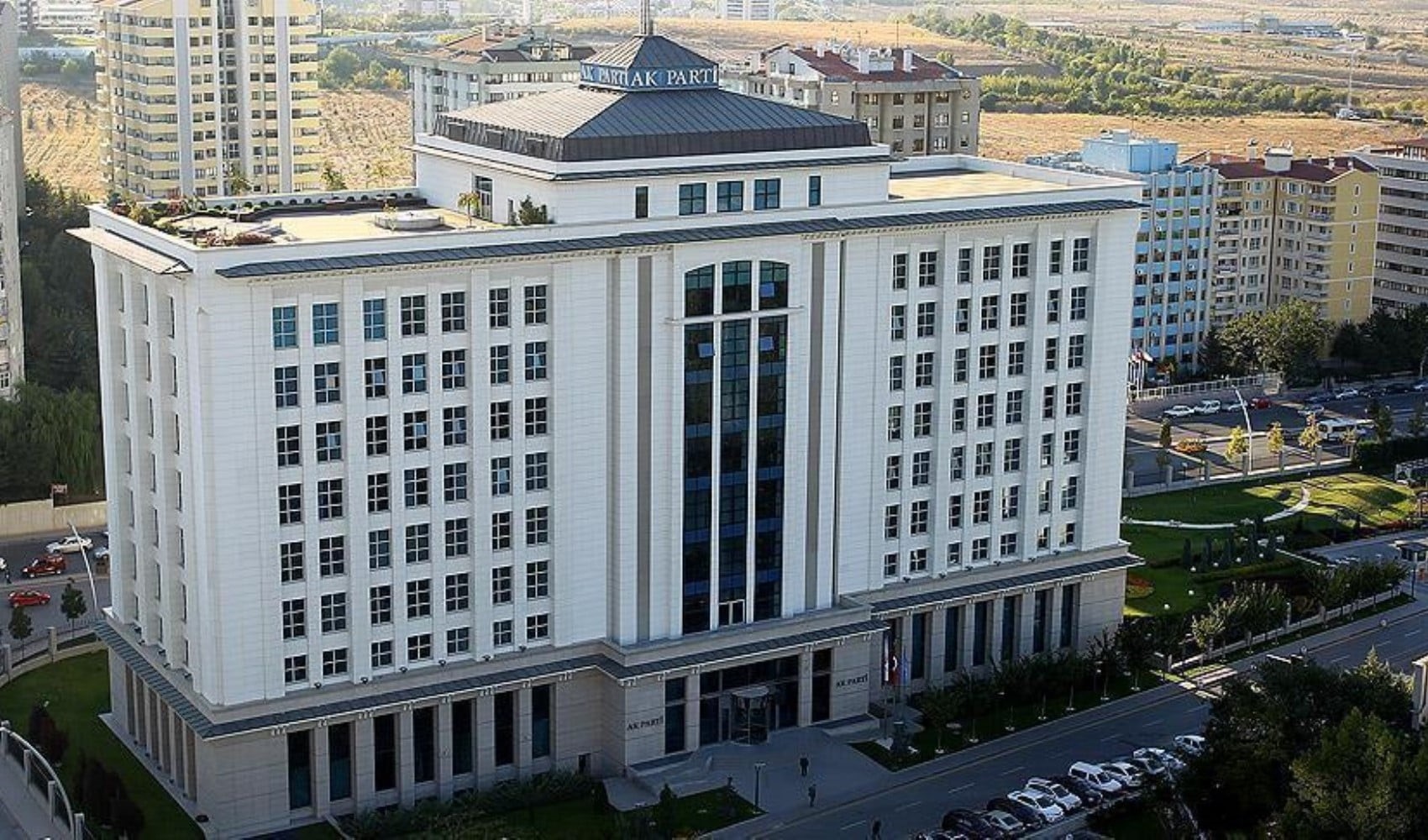 Transfer iddiaları doğrulandı: 2 belediye başkanı AKP Genel Merkezi'ne geldi