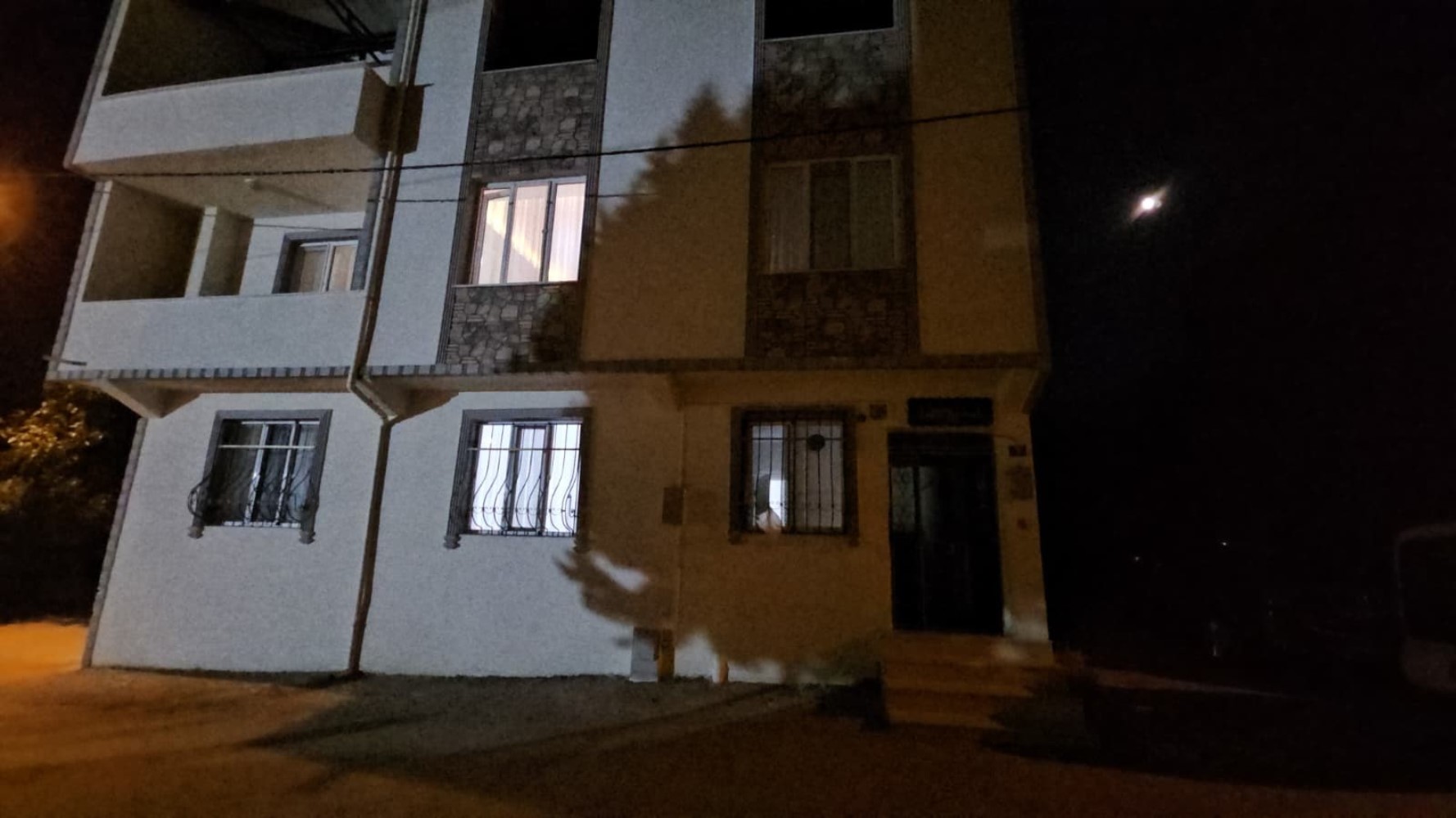 Saldırıya uğrayan genç kadın evine 100 metre kala kaçırıldı