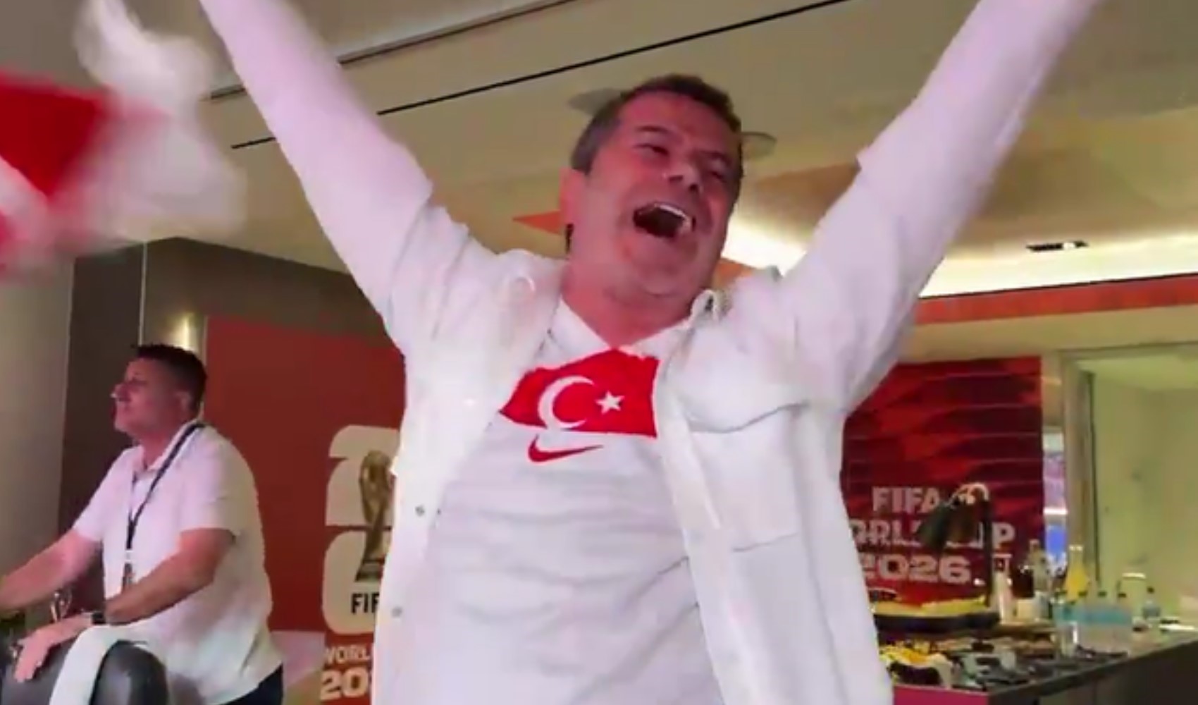 Cüneyt Özdemir'in ABD maçındaki gol sevini gündem oldu