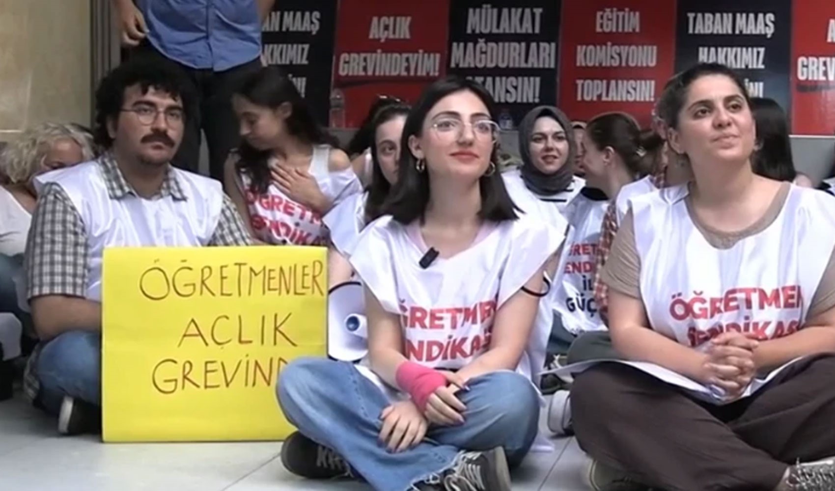 Öğretmenler açlık grevlerini sonlandırdı