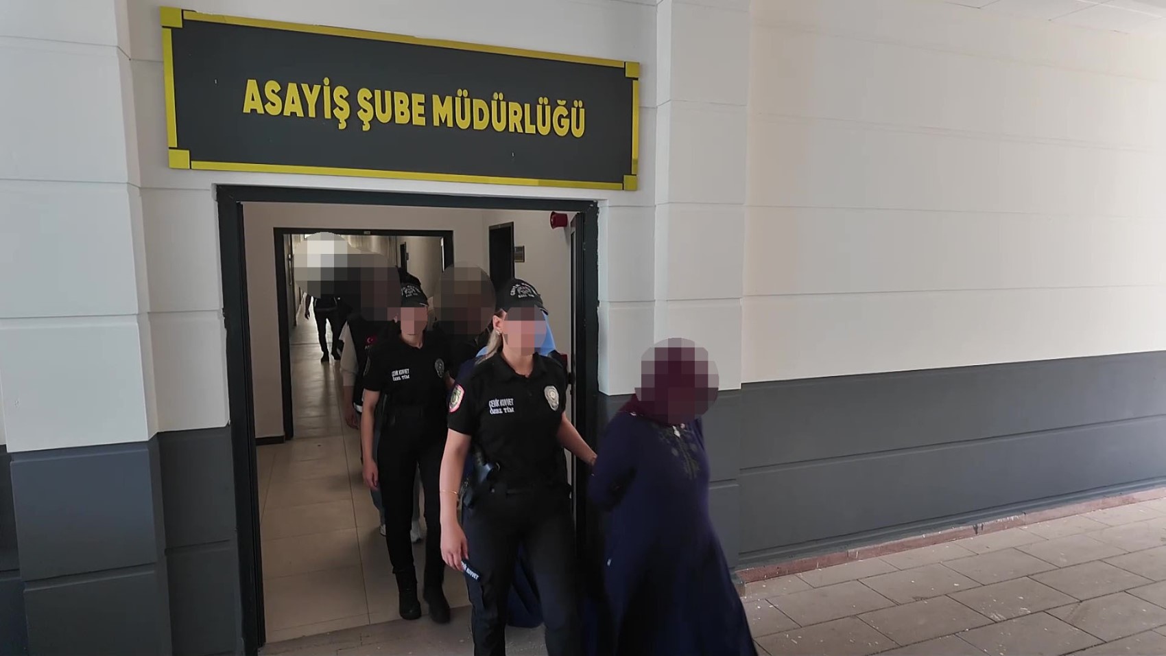 Fuhuş çetesine yapılan operasyonda 18 kadın kurtarıldı: 14 tutuklama