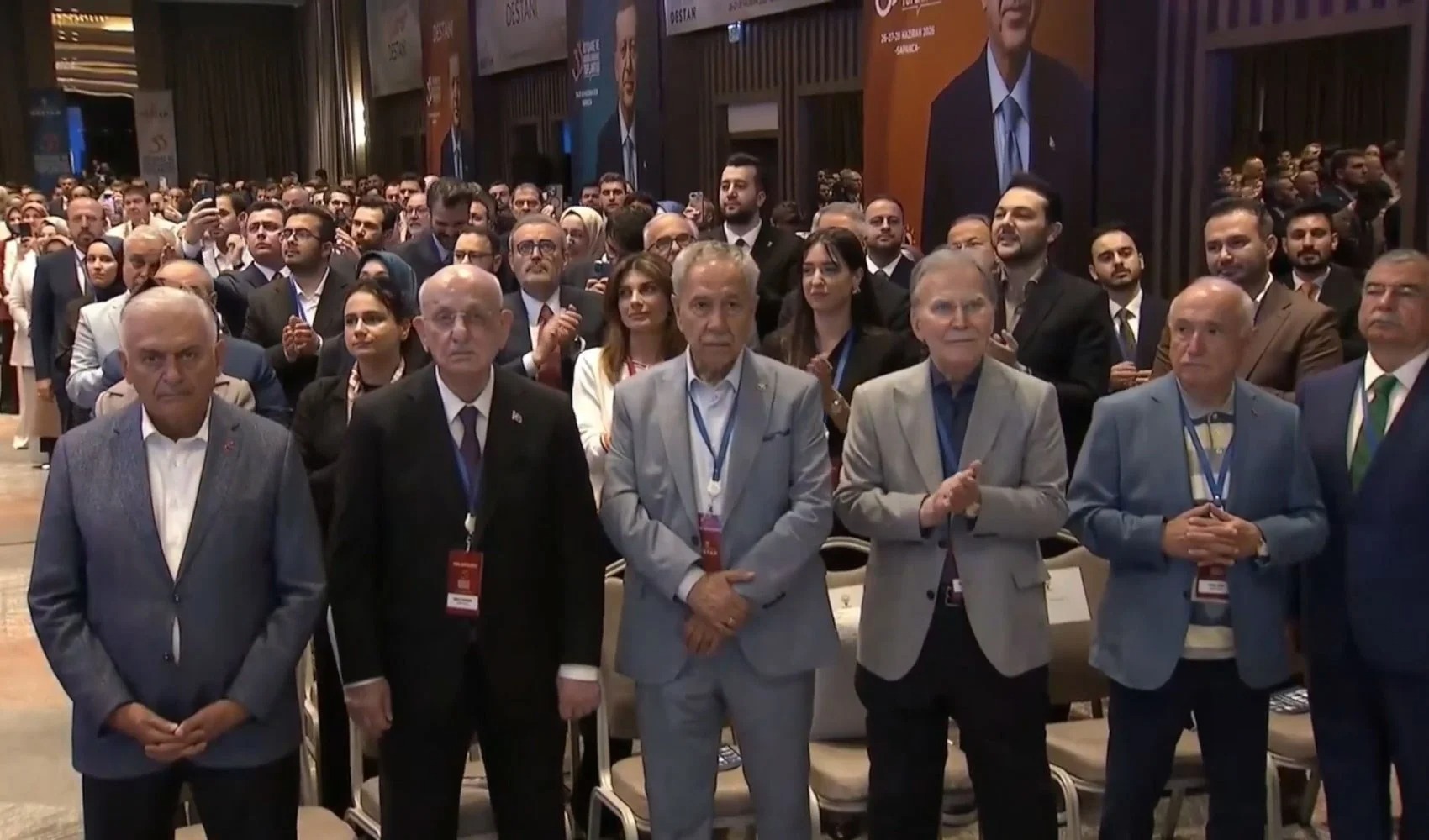 'Büyük Başkan Erdoğan' şarkısında dikkat çeken görüntü