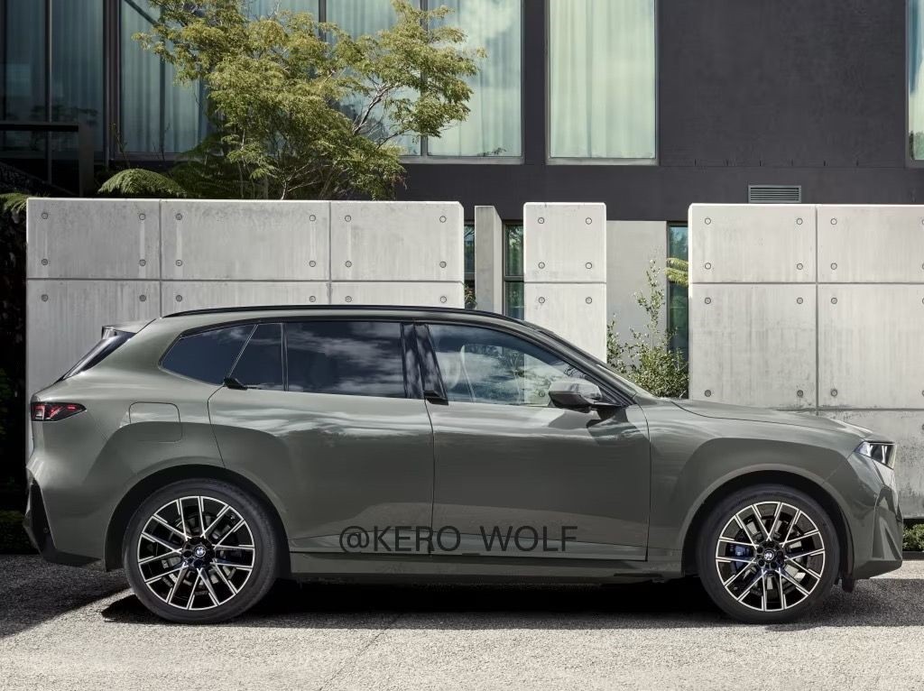 Yeni BMW iX5’in yan profilini gösteren sızan görsel.