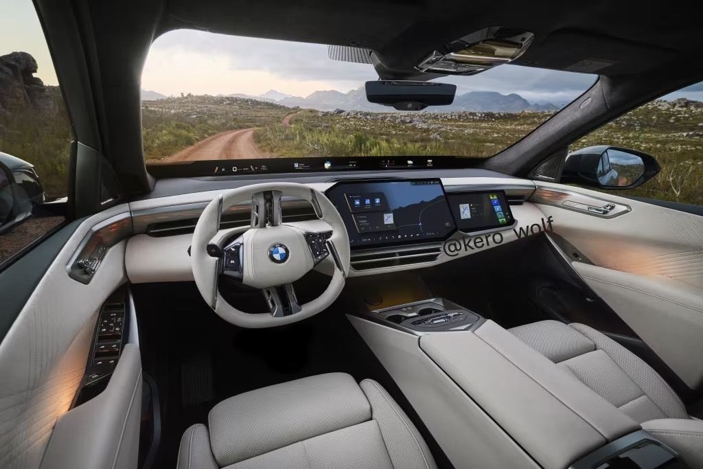 Yeni BMW iX5’in üç ekranlı iç mekanını gösteren sızan görsel.