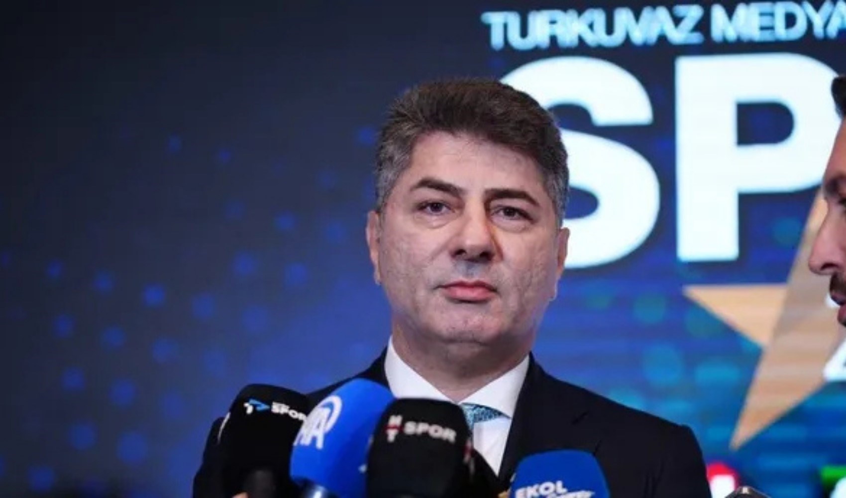 Hakan Safi: Suarez’i, seçildiğimiz takdirde Fenerbahçe formasıyla izleyeceğiz