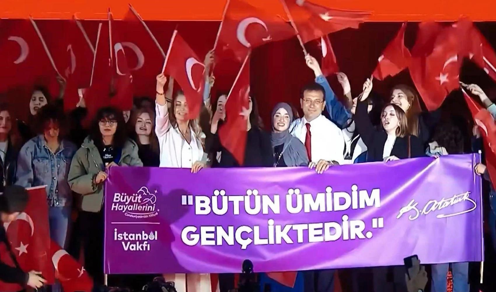 İmamoğlu gençlere seslendi: Zaman bir kurtarıcı bekleme zamanı değildir