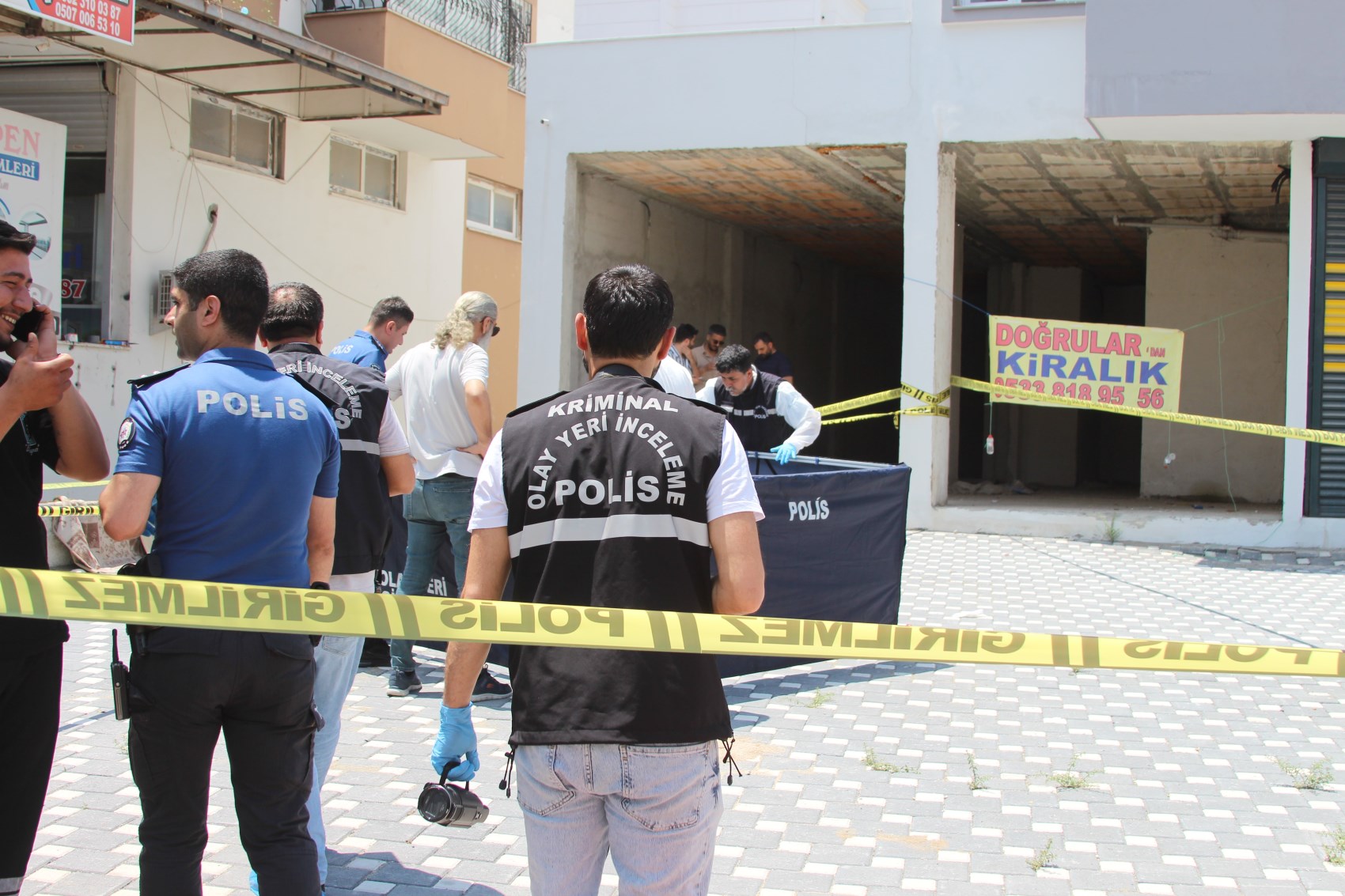 Emekli polis, bıçakla saldıran oğlunu öldürdü