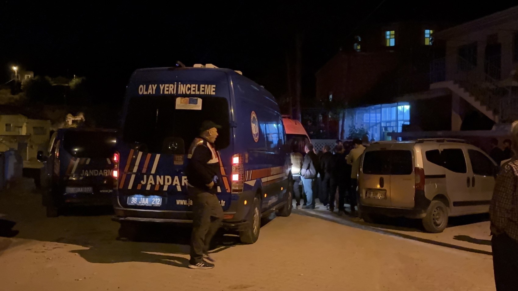 Camide 2 kişiyi öldüren saldırganın asıl hedefi imammış