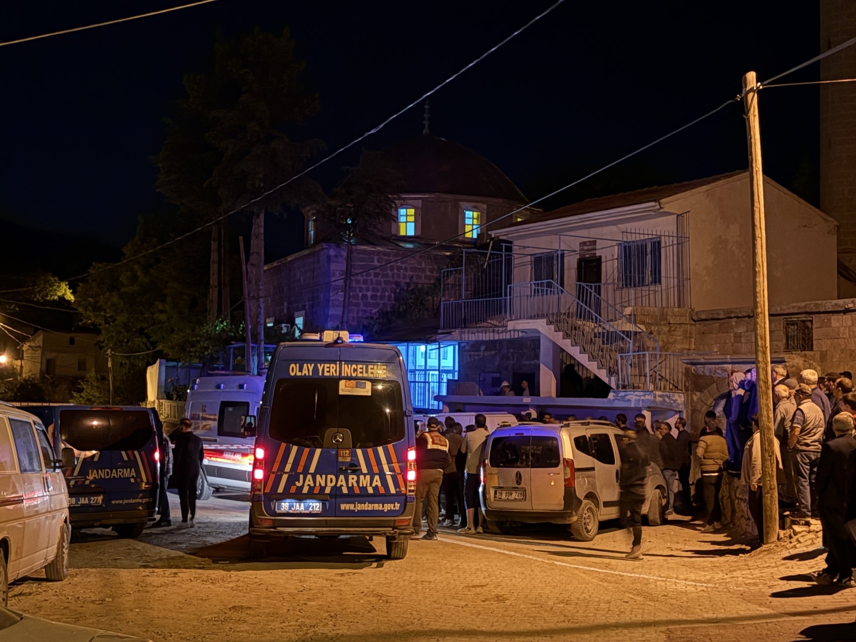 Camide 2 kişiyi öldüren saldırganın asıl hedefi imammış