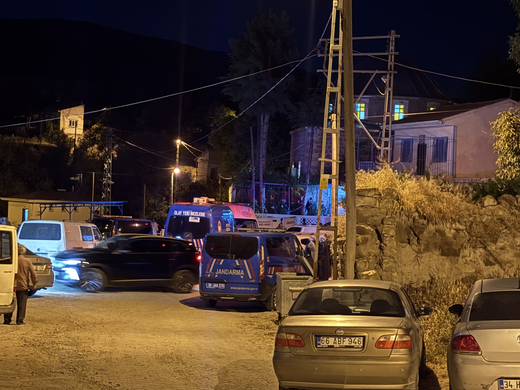 Camide 2 kişiyi öldüren saldırganın asıl hedefi imammış