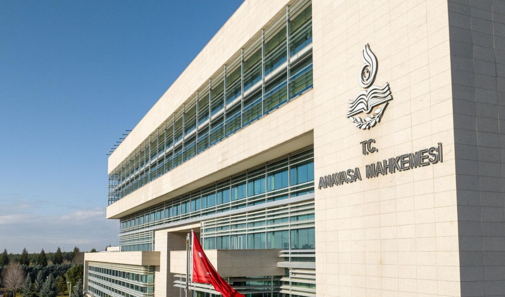CHP'nin başvurusu AYM'de karara bağlandı: Amblem için iptal kararı çıktı