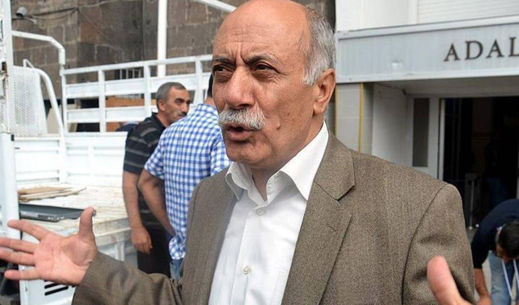 Eski milletvekili cumhurbaşkanına hakaret suçlamasıyla cezaevine konuldu