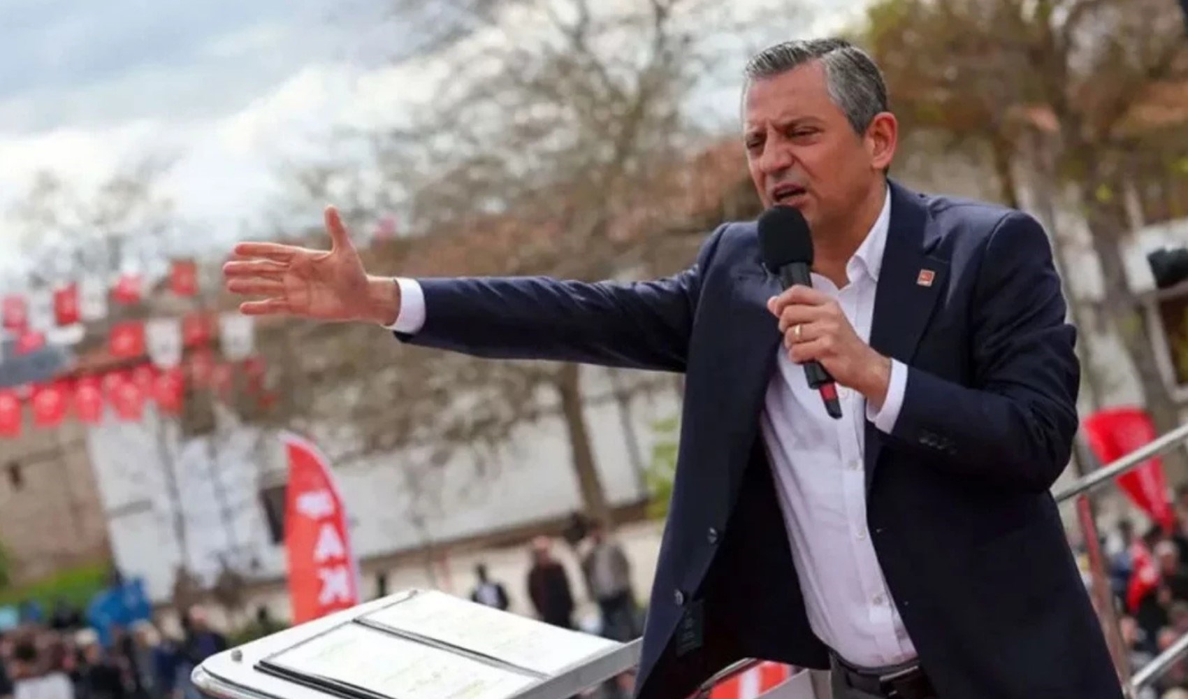 Özgür Özel'den 'yürüyüş' mesajı: İmamoğlu'ndan destek paylaşımı geldi