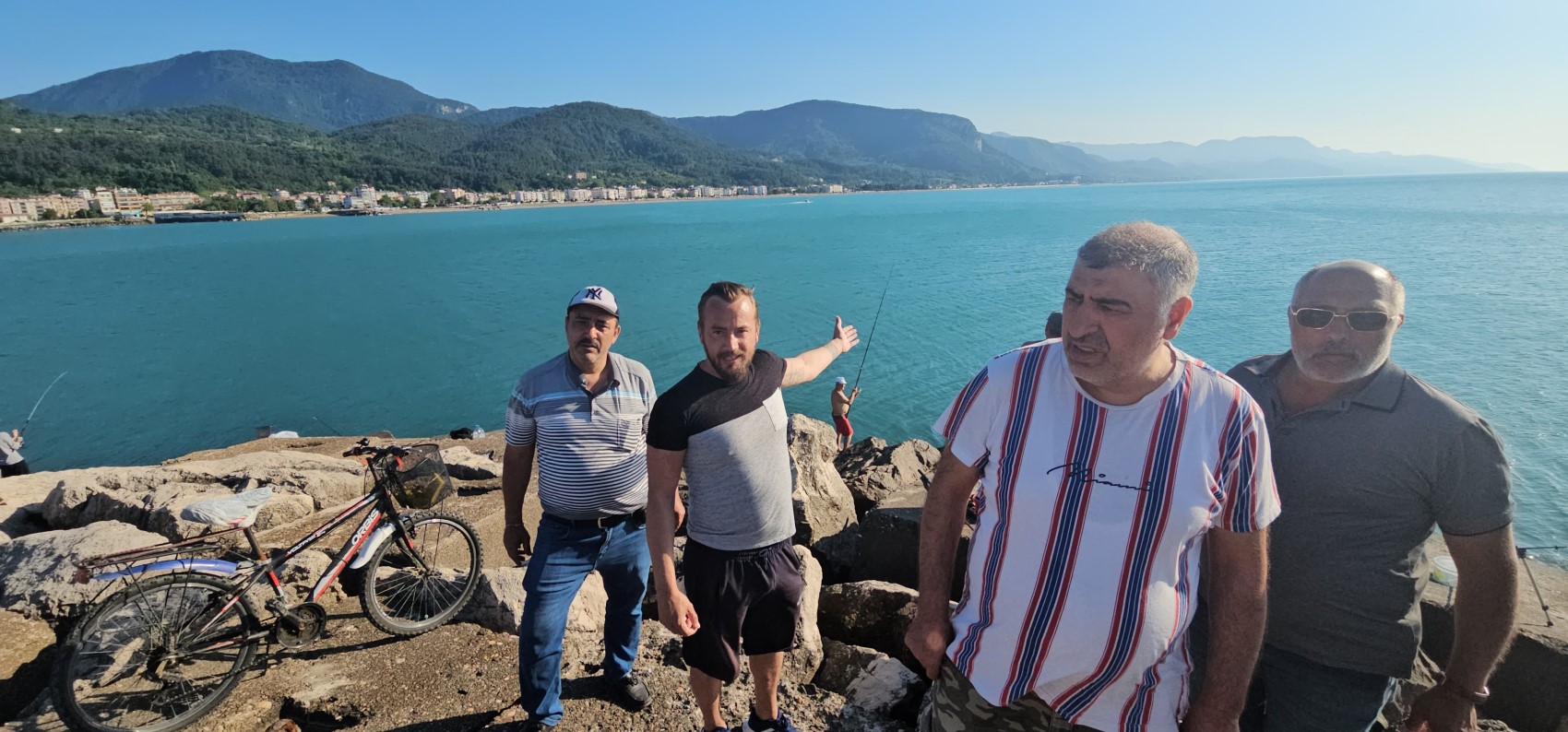 Deniz 10 dakika boyunca kabarınca vatandaşlar panik yaşadı