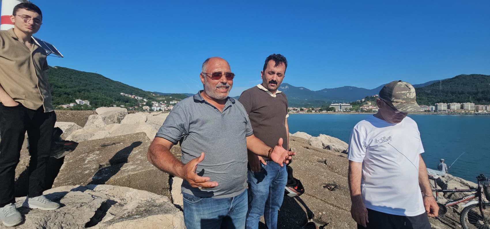 Deniz 10 dakika boyunca kabarınca vatandaşlar panik yaşadı