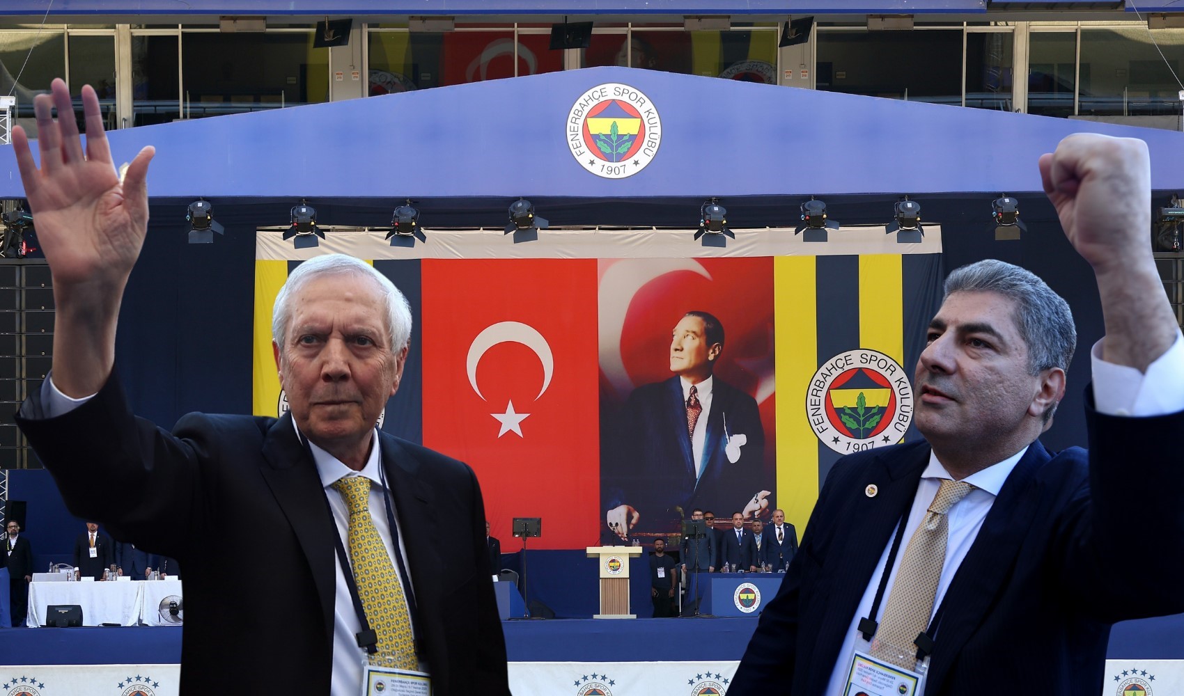 Aziz Yıldırım ve Hakan Safi yarışıyor: Fenerbahçe'de başkanlık seçimi için oy verme işlemi başladı