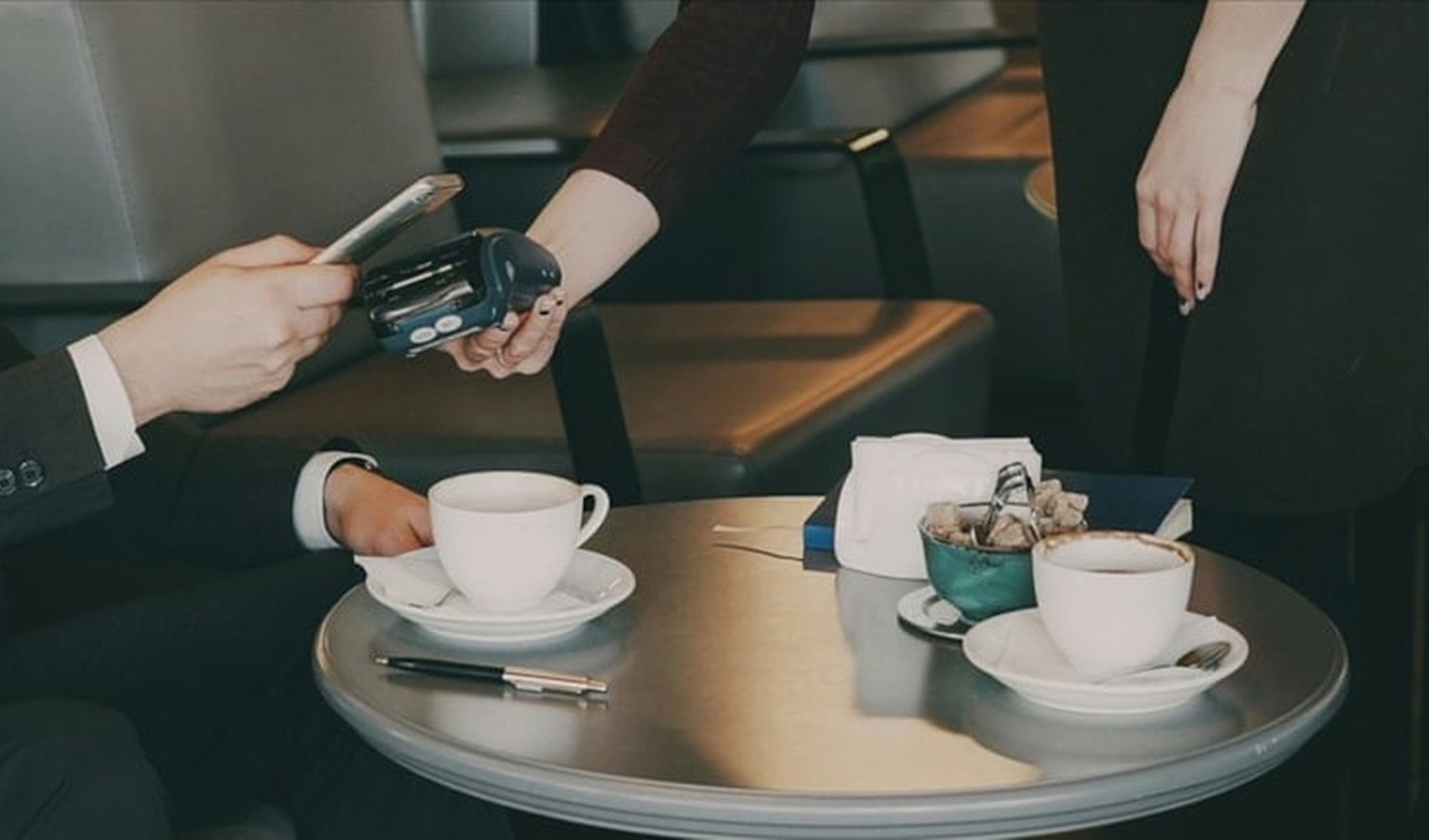 Servis ücreti alan restorana 274 bin liralık ceza