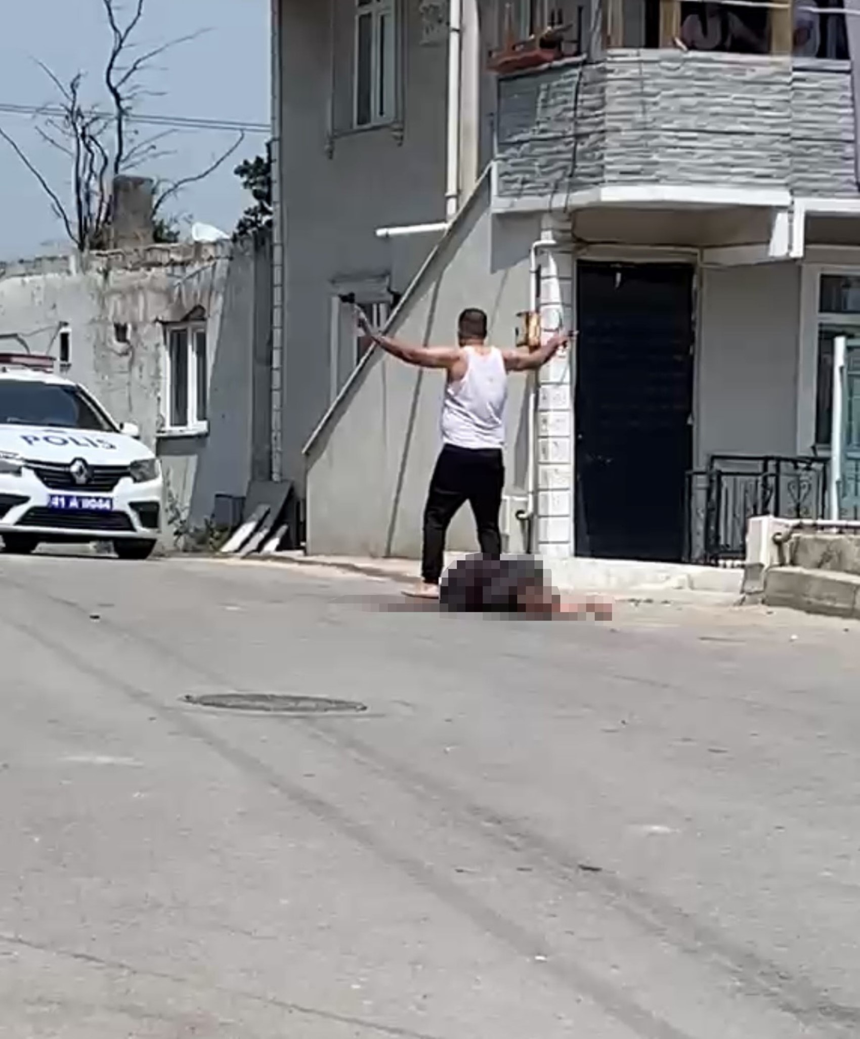 Sokak ortasında beş çocuk annesi eşini öldüren kocanın ifadesi: Çocuğumla göz göze gelince durdum