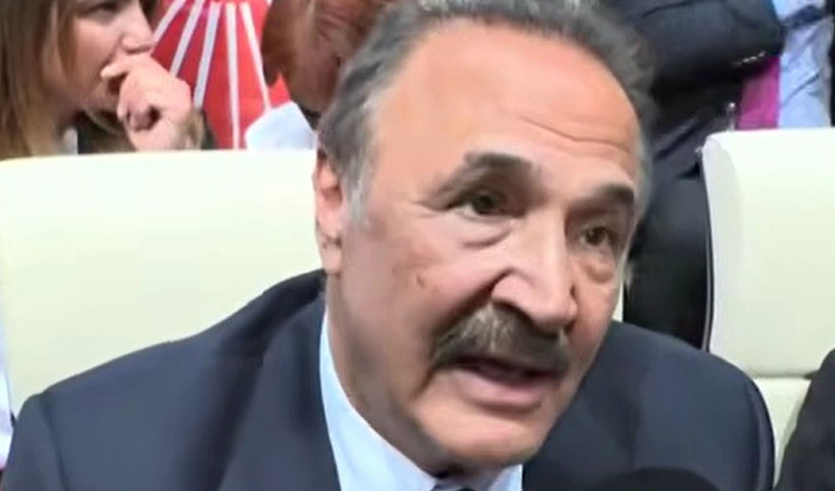Mehmet Sevigen: CHP'nin bir tane genel başkanı var, isteseniz de istemeseniz de