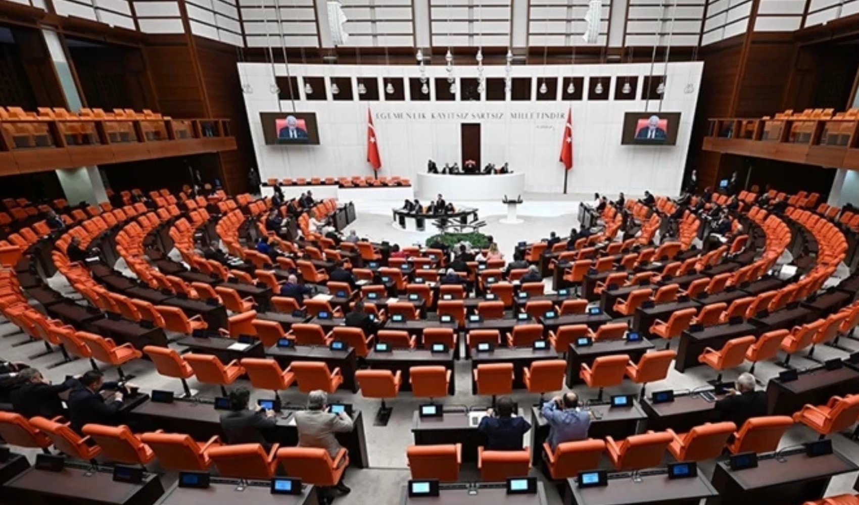 Emniyetten trafiğe, vergiden basına: TBMM'den geçen torba kanun Resmi Gazete'de yayımlandı