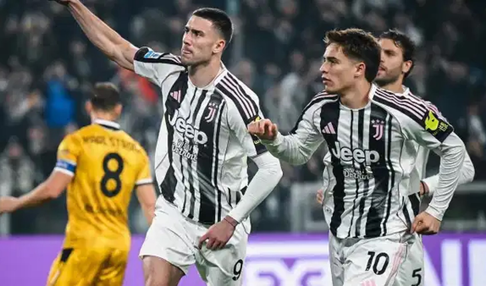 Beşiktaş'ın gözdesi Vlahovic'te yeni hamle hazırlığı