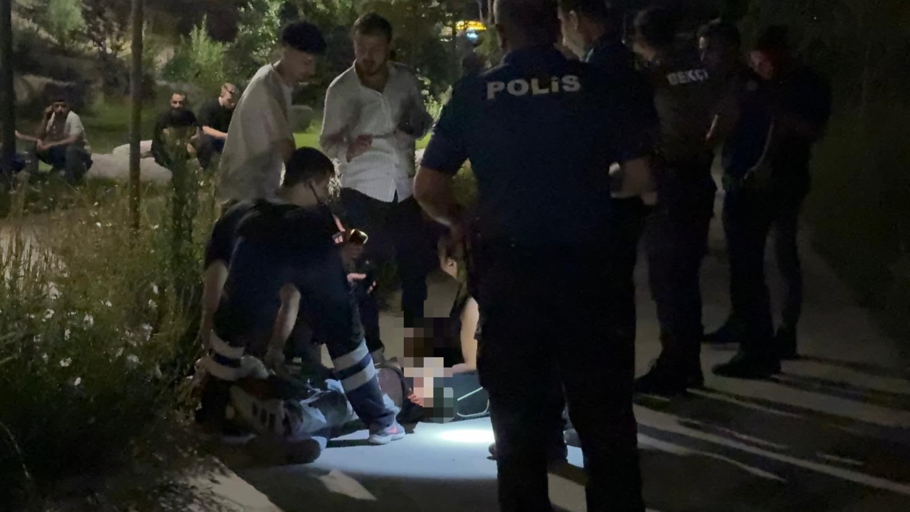 16 yaşındaki çocuk 3 kişiyi bıçaklayarak kaçtı