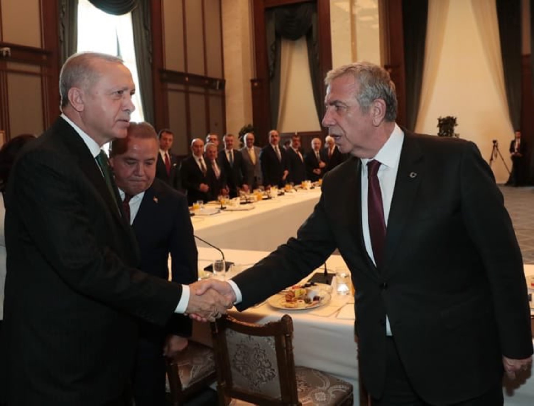 Son ankette Kılıçdaroğlu ve Erdoğan'a kötü haber: Özgür Özel yeni parti kurarsa sandıkta tüm dengeler değişiyor!