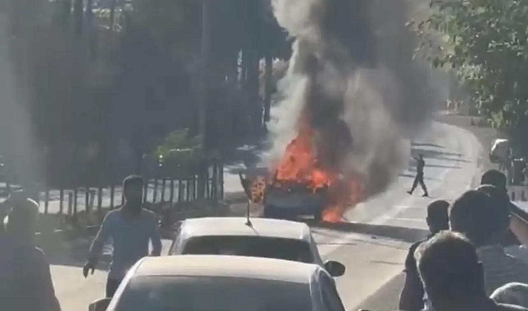 Adıyaman’da otomobil alevlere teslim oldu