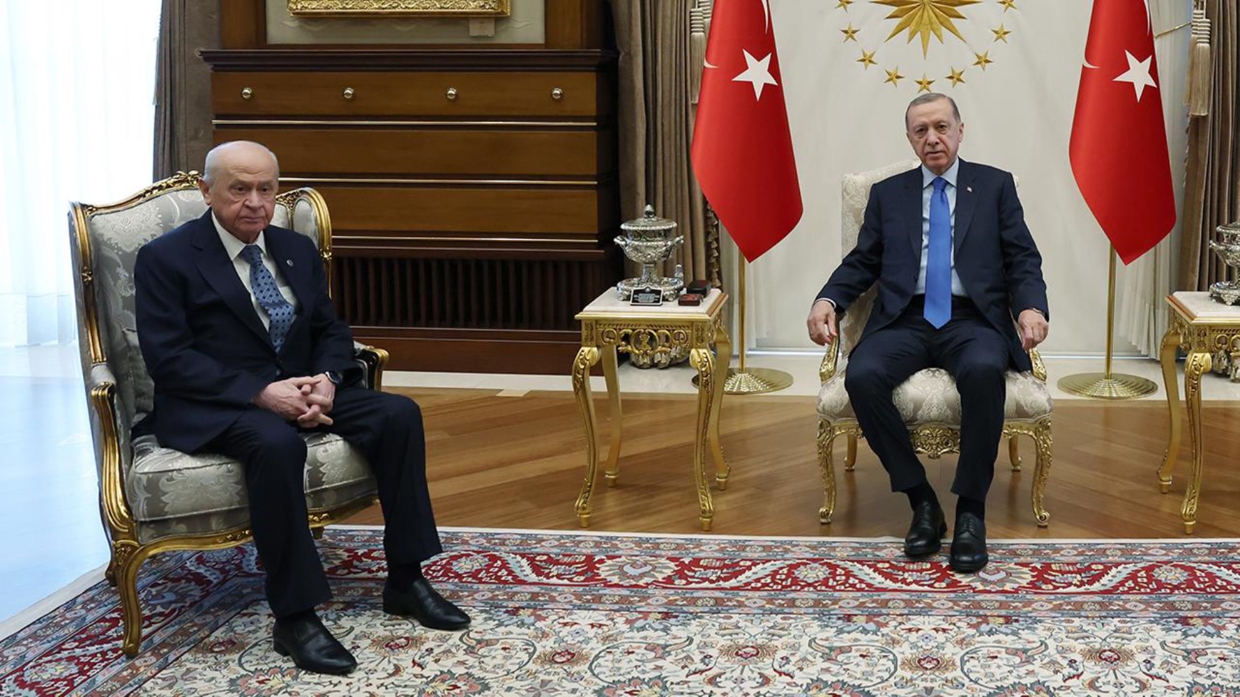 Özgür Özel ile karşılaştırıldı: MHP seçmeninden çarpıcı Erdoğan yanıtı
