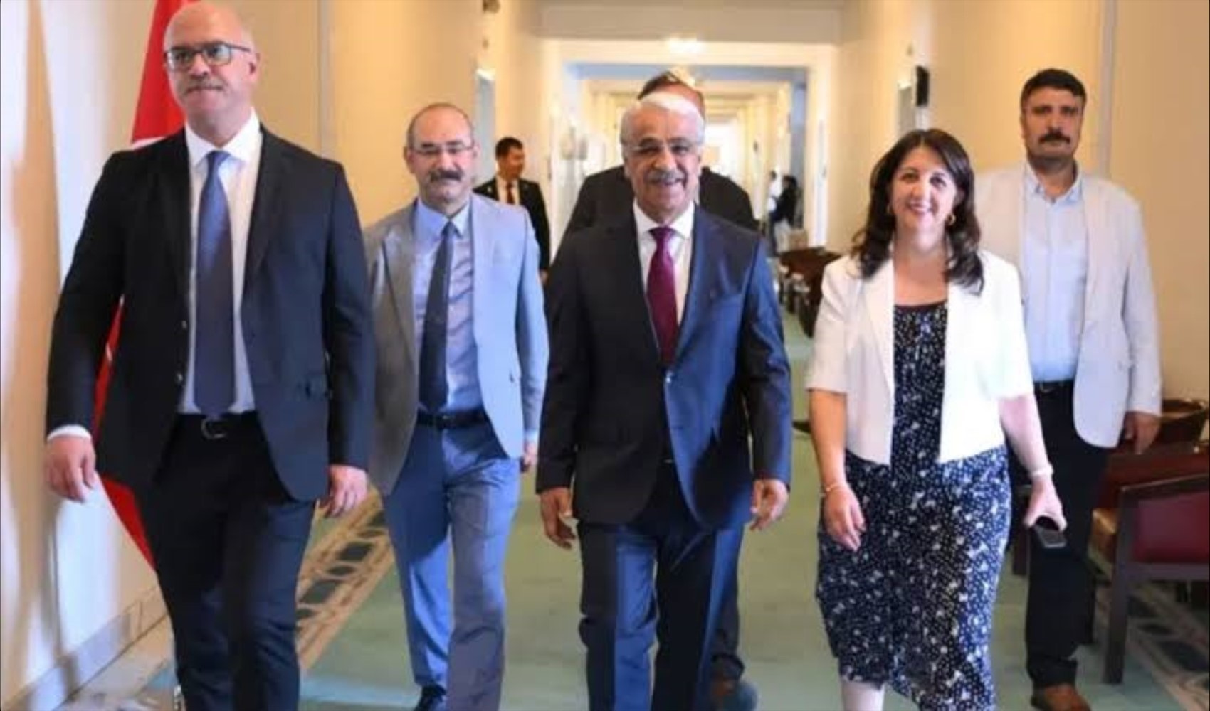 Traffico di processi in Parlamento: incontro critico della Delegazione di İmralı alla TBMM