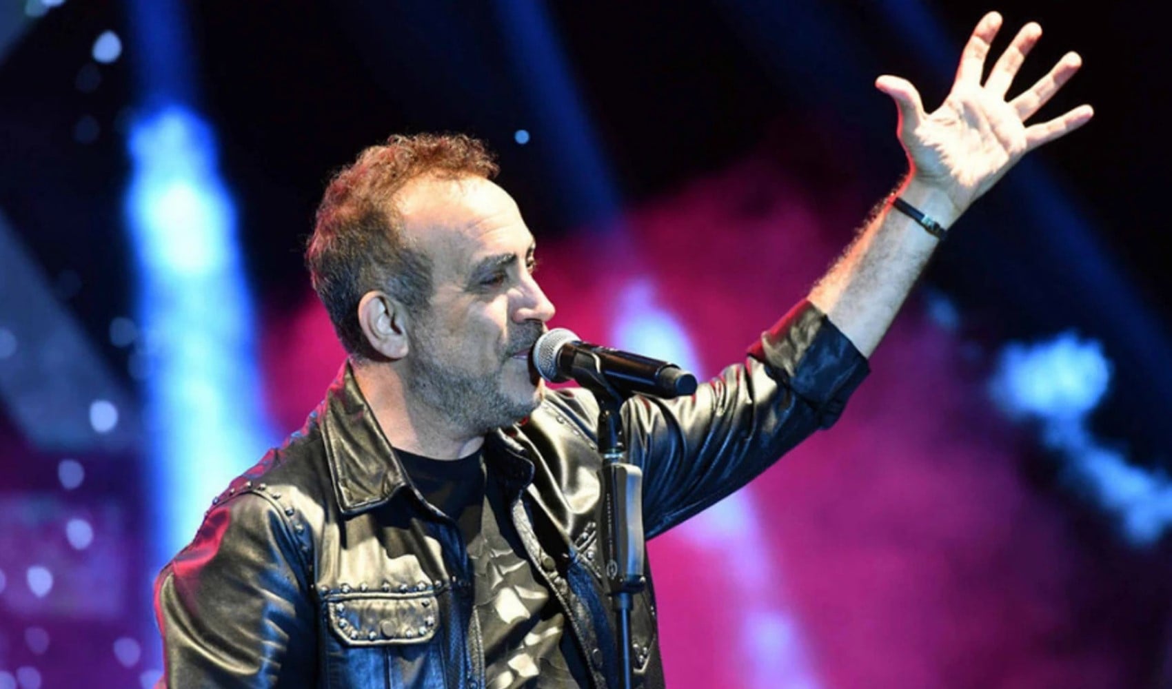 Haluk Levent, dopo il fermo, rilascia una dichiarazione sui social: 