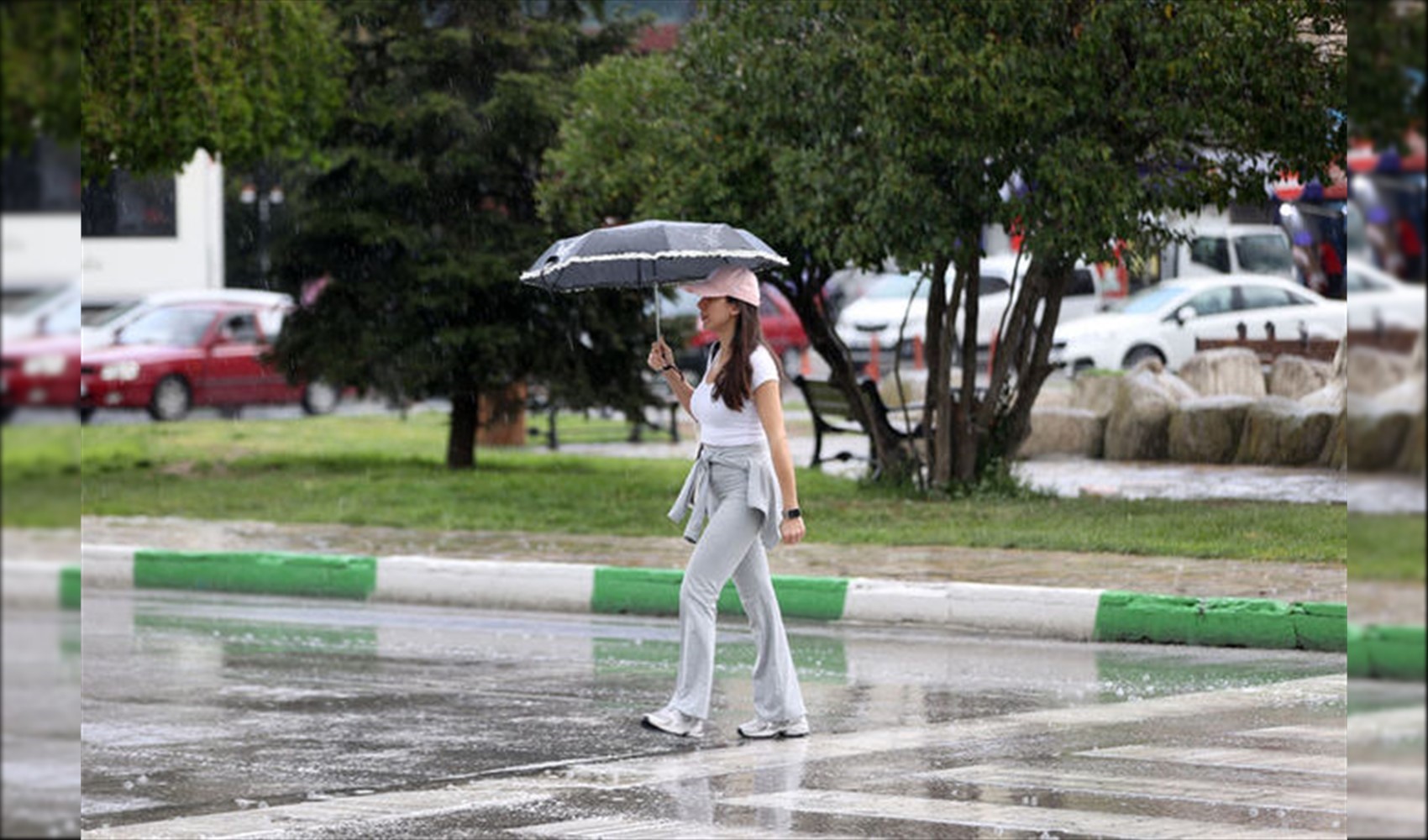 Hava sıcaklığı 6 derece birden düşecek: Meteoroloji'den İstanbul dahil çok sayıda kente sağanak uyarısı