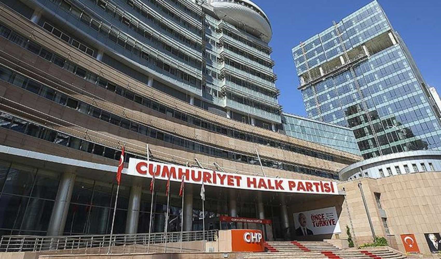 CHP’de 4 ilçe başkanı görevden alındı