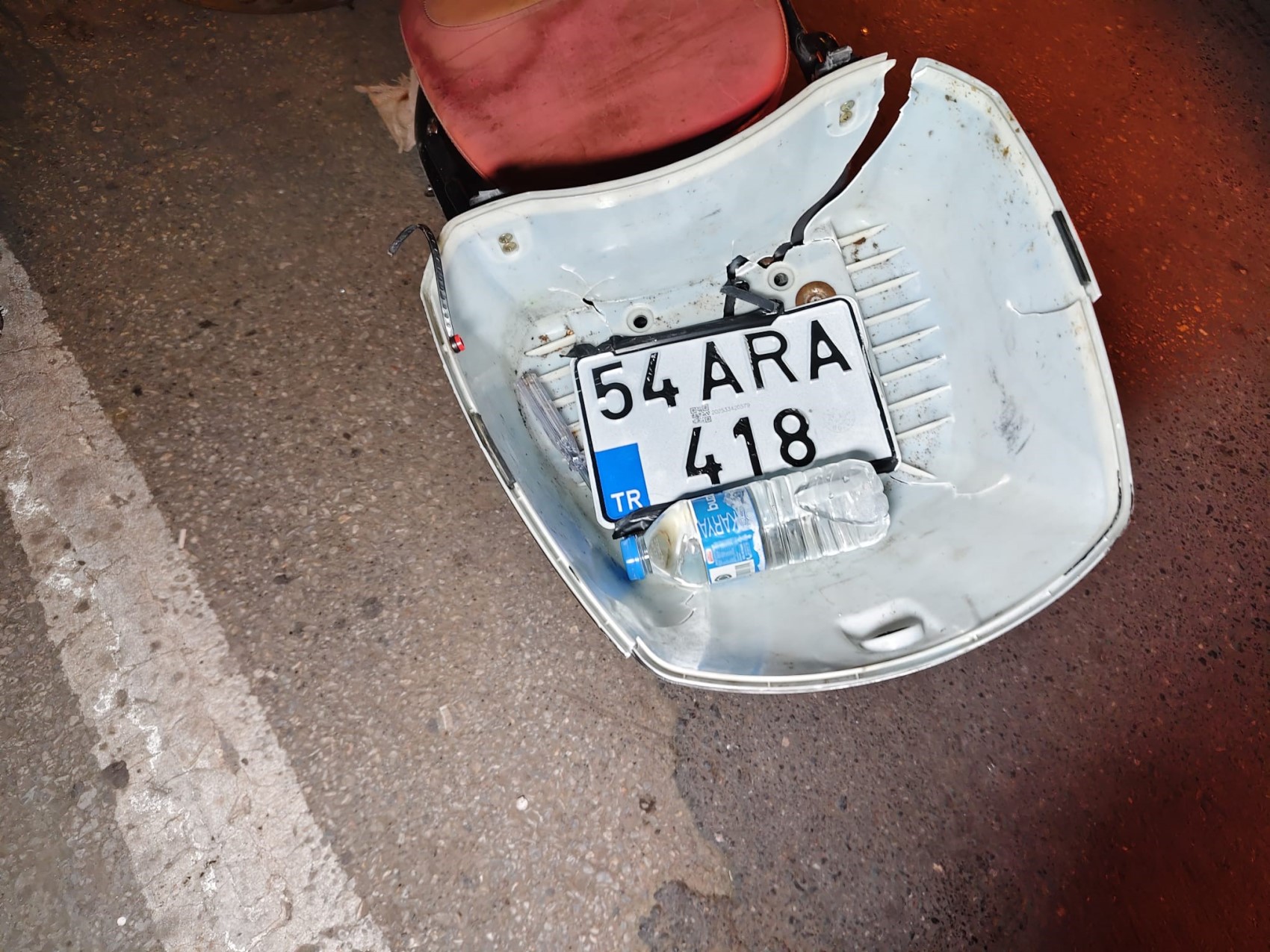 İki motosiklete çarpan sürücü ortalığı savaş alanına çevirdi