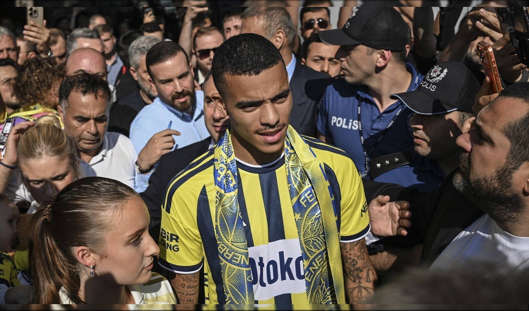 Le nuove stelle del Fenerbahçe, Greenwood, Ake e Muriqi, hanno firmato