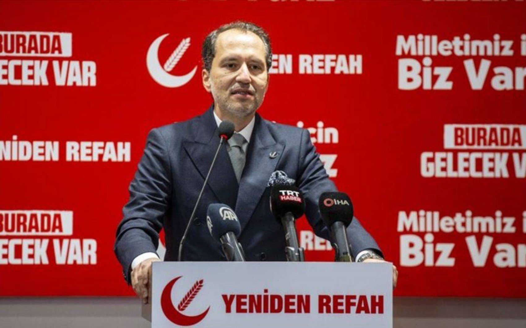 Erdoğan ve Kılıçdaroğlu'nu düşündürecek sonuç: Özgür Özel'in 'Yeni Parti'si 3 farklı şirketin anketine damga vurdu!