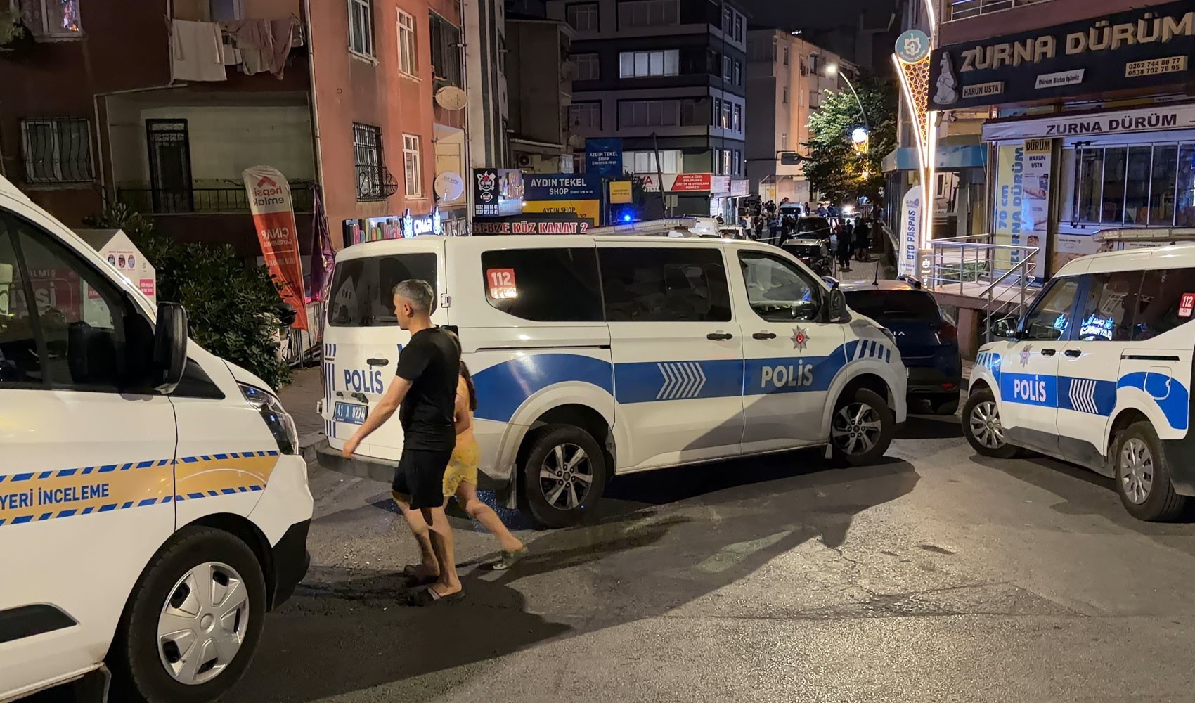 Sokak ortasında silahlı kavga: Yoldan geçerken yaralandı