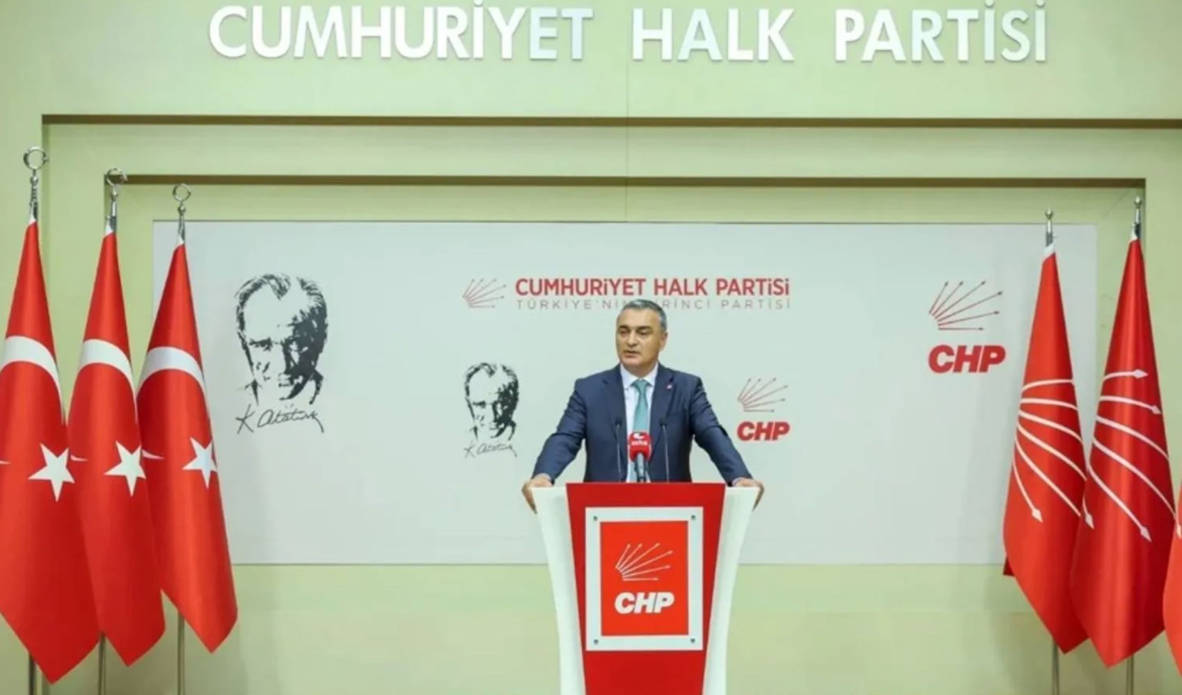 Kılıçdaroğlu, 'Türkiye'nin birinci partisi' yazısını kaldırdı