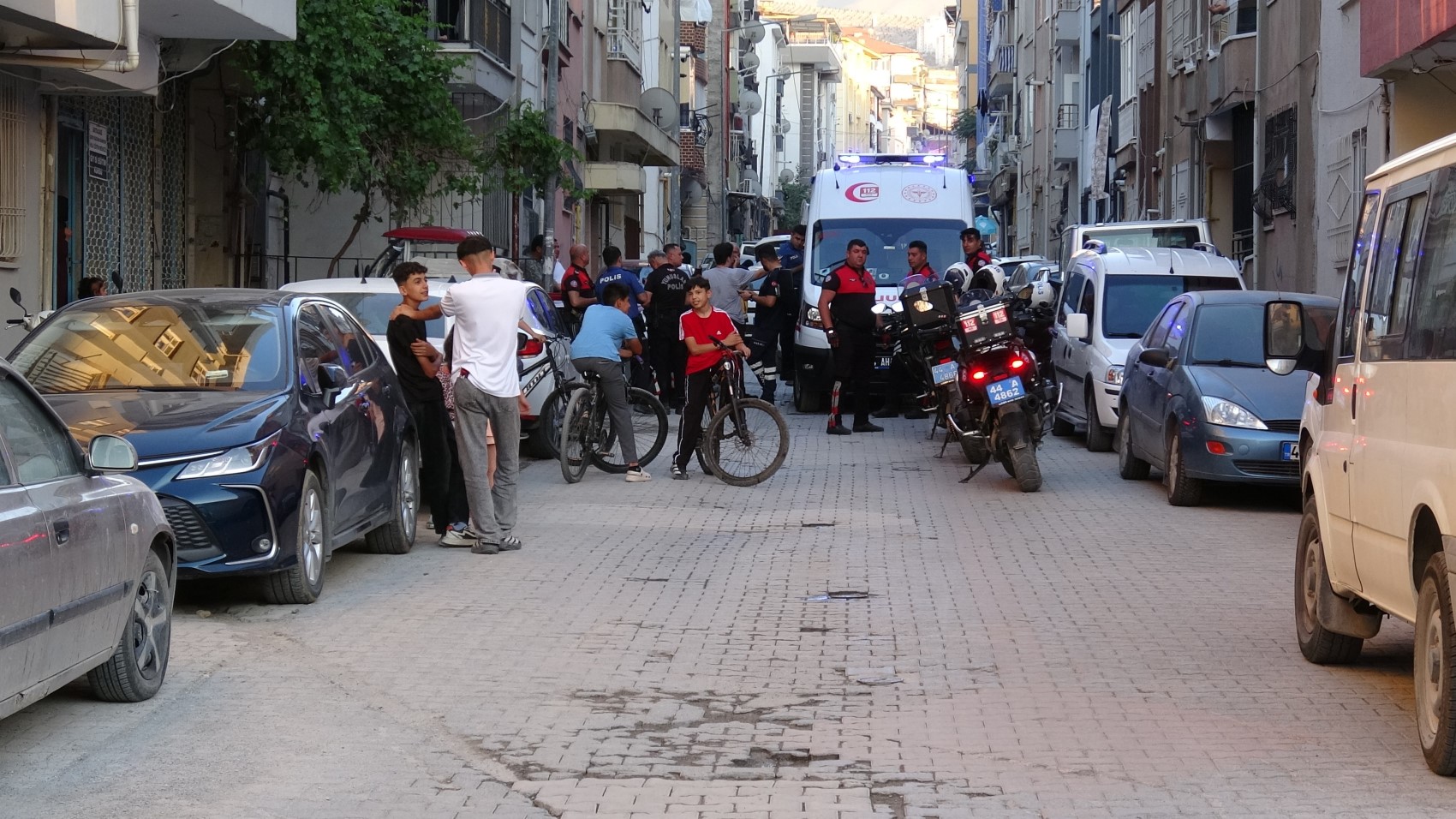 Uzman çavuş kazara kendini vurdu