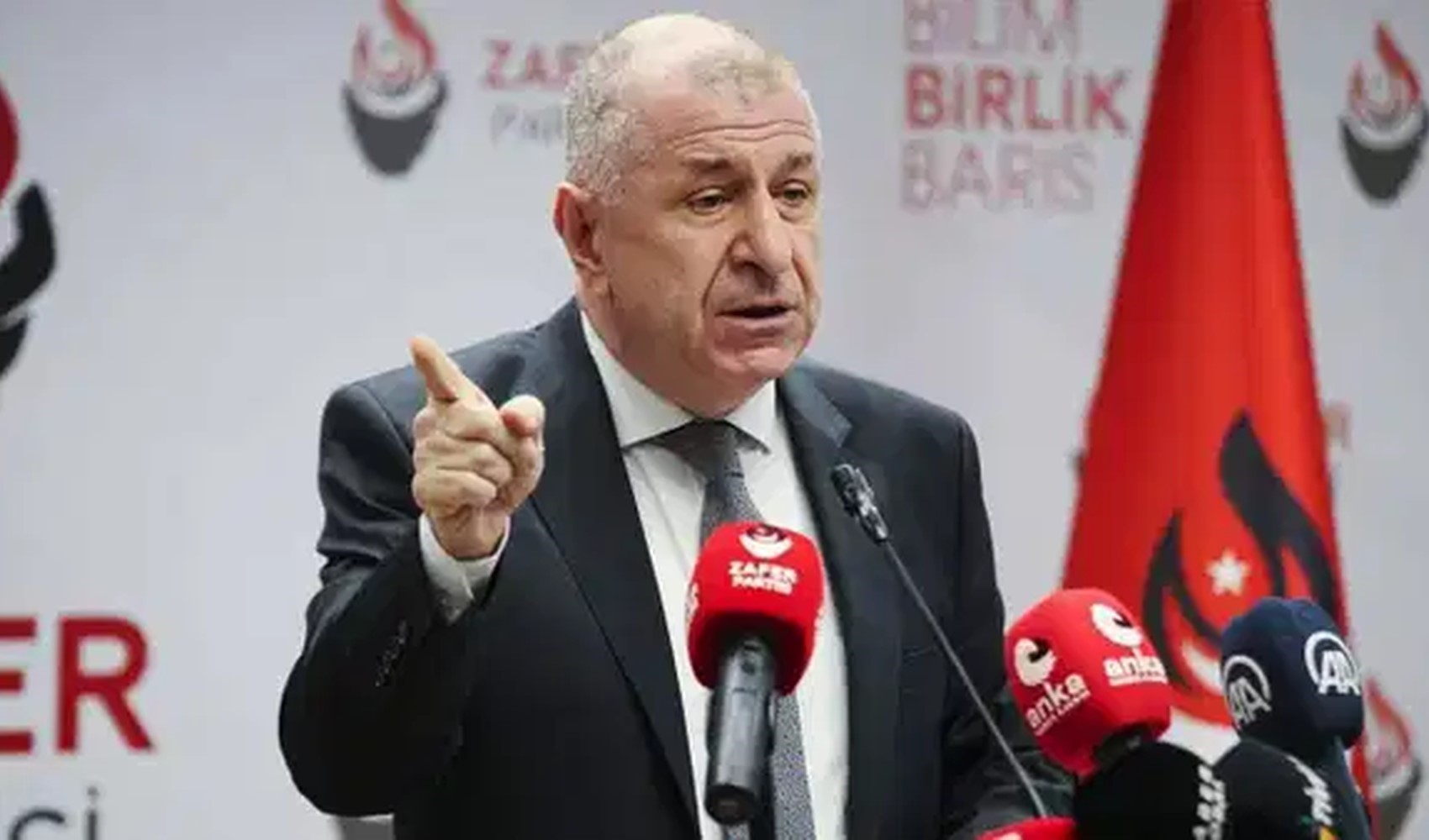 Ümit Özdağ ile CHP'li başkan arasında gündem olacak diyalog