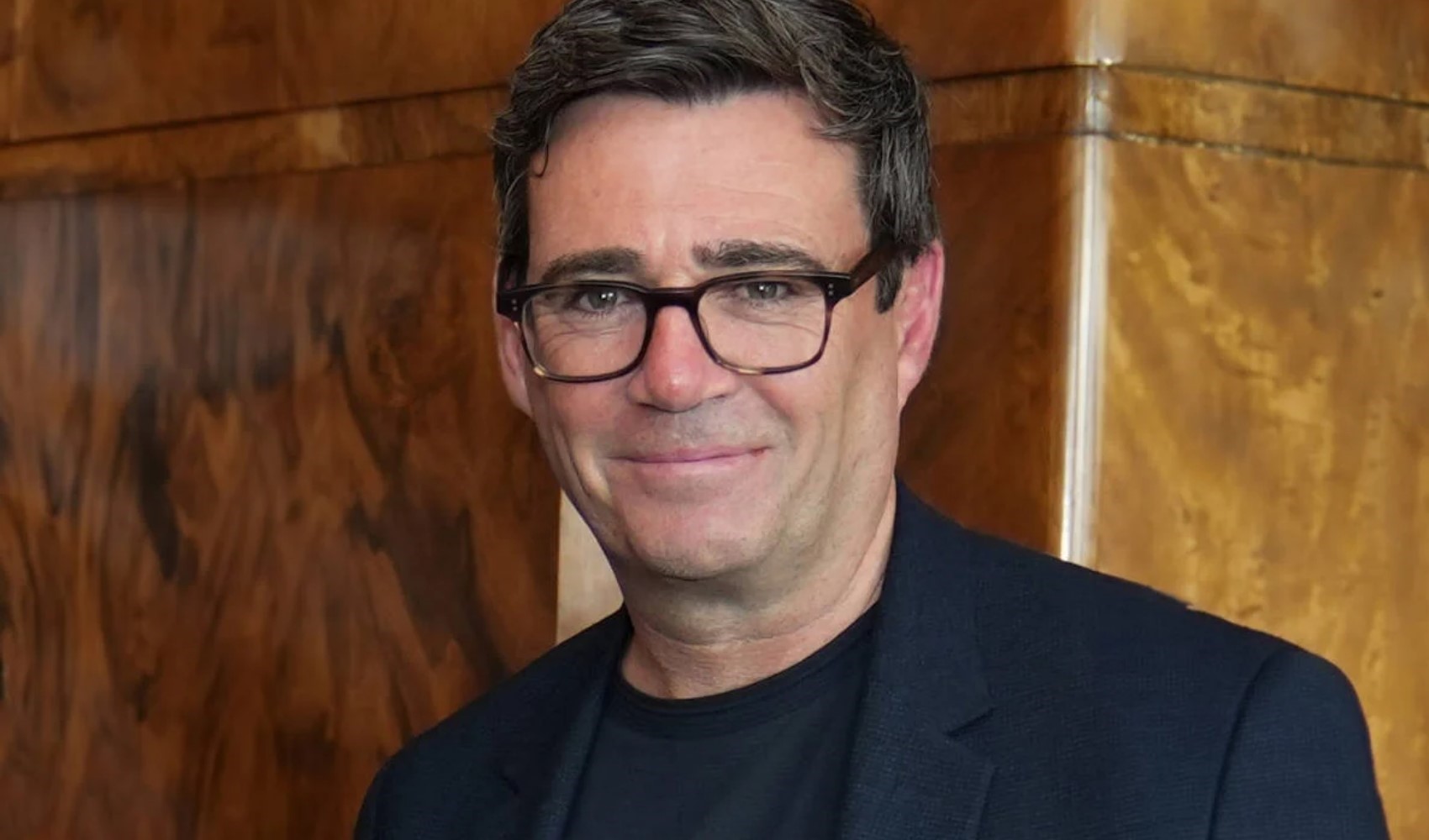İngiltere’de başbakanlık koltuğuna Andy Burnham geçti